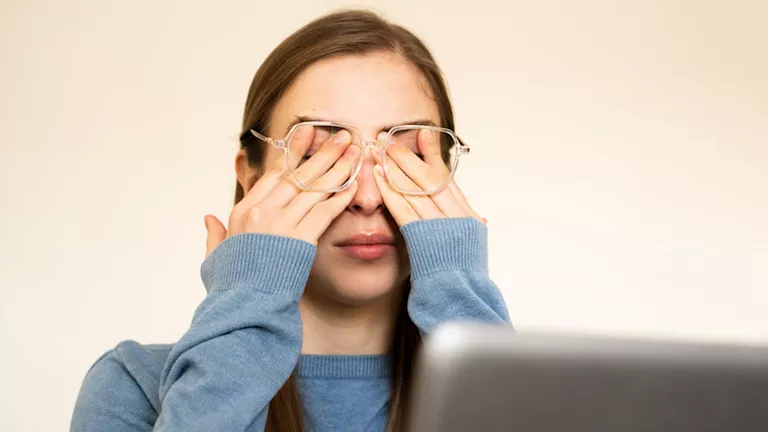كيف تحمي عينيك من الأشعة فوق البنفسجية؟